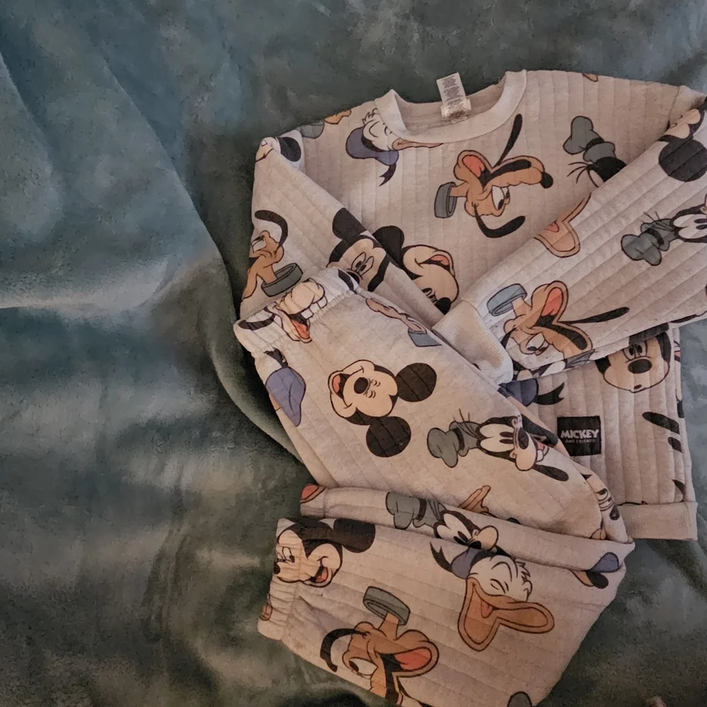 H&M White Mickey Mouse Pajama Set - Picture 7 of 9